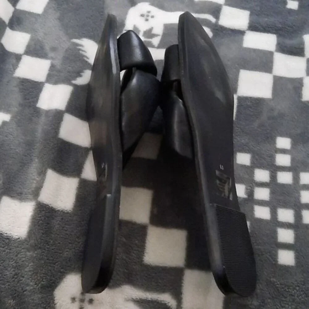 Steve Madden Black Knotted Slide Sandals with Stud Accents